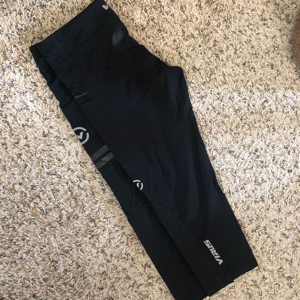 Virus Women’s Cropped Pants